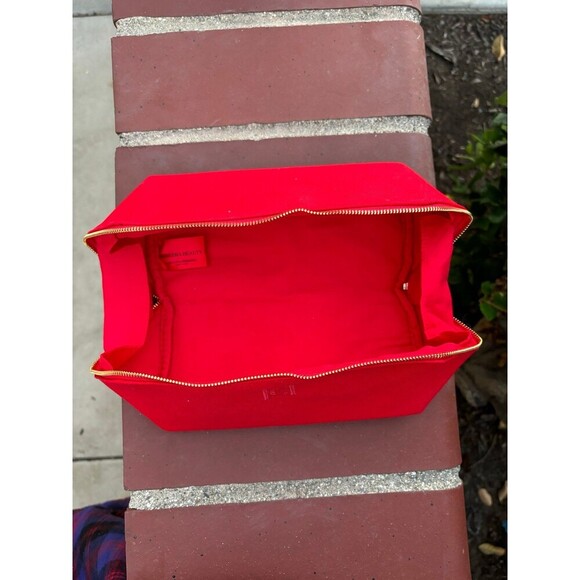 Carolina herrera makeup pouch - Picture 5 of 5